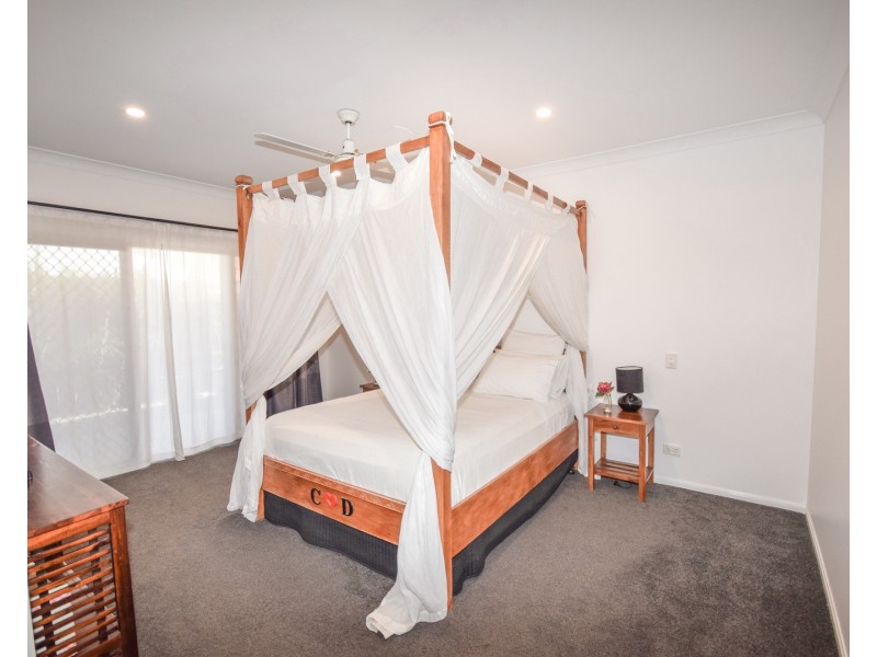 7 Baker-Finch Place, Twin Waters QLD 4564