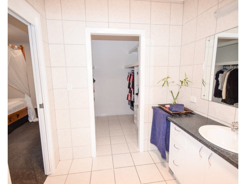 7 Baker-Finch Place, Twin Waters QLD 4564