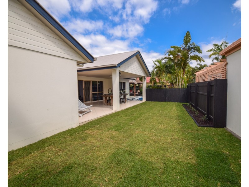 7 Baker-Finch Place, Twin Waters QLD 4564