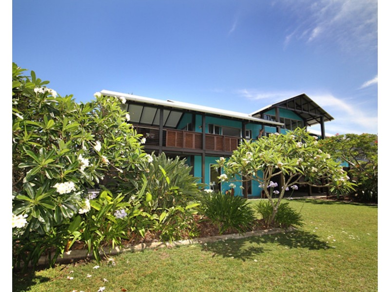 1 North Beach, Mudjimba QLD 4564