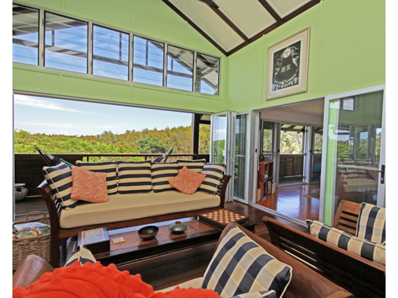 1 North Beach, Mudjimba QLD 4564