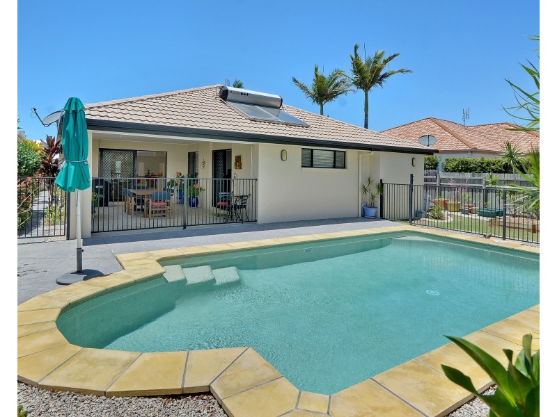 3 Staysail Place, Twin Waters QLD 4564