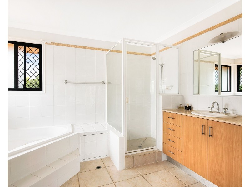 10 Skipper Place, Twin Waters QLD 4564