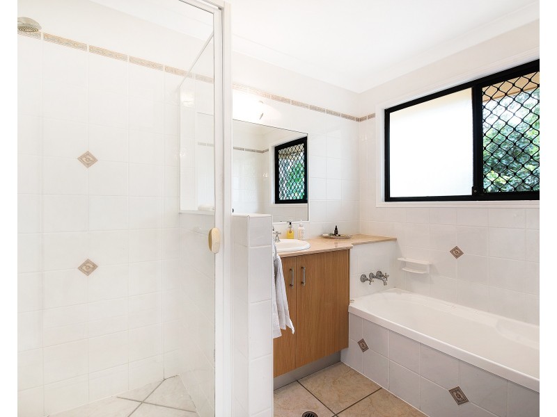10 Skipper Place, Twin Waters QLD 4564