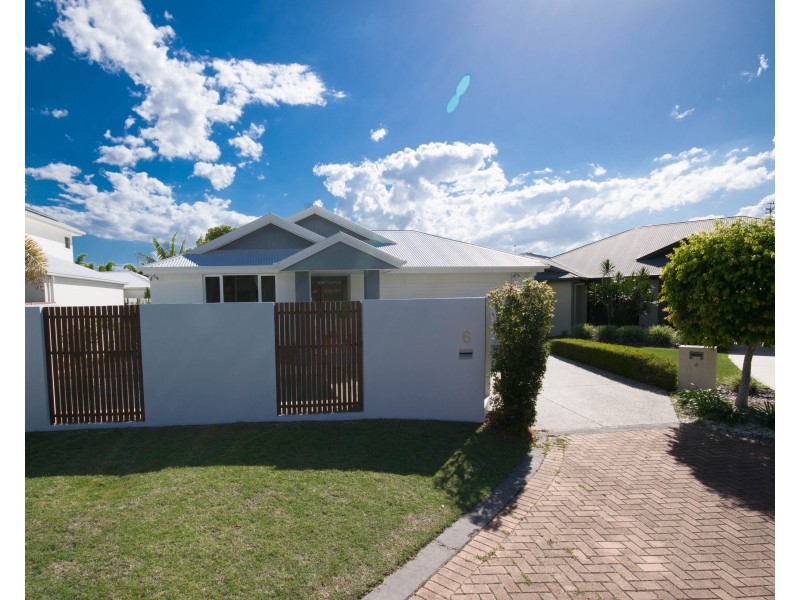 6 Oyster Court, Twin Waters QLD 4564