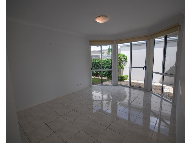 6 Oyster Court, Twin Waters QLD 4564