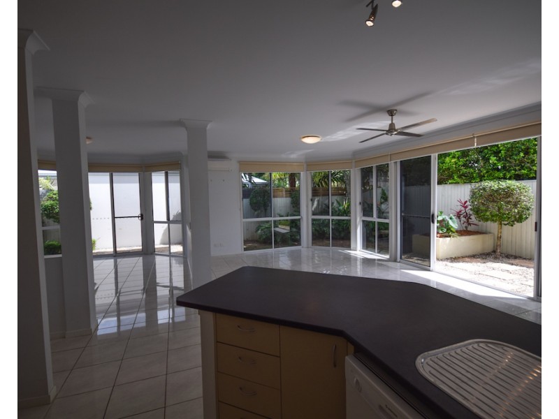 6 Oyster Court, Twin Waters QLD 4564