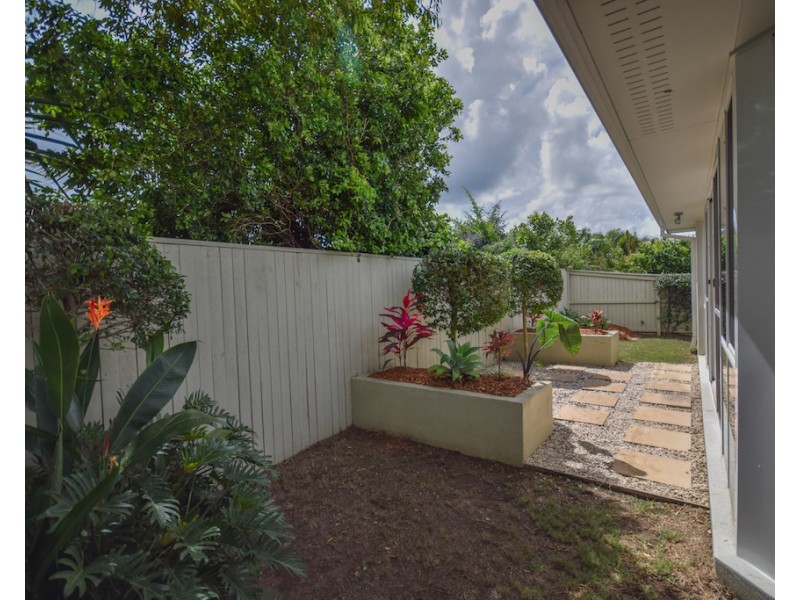 6 Oyster Court, Twin Waters QLD 4564