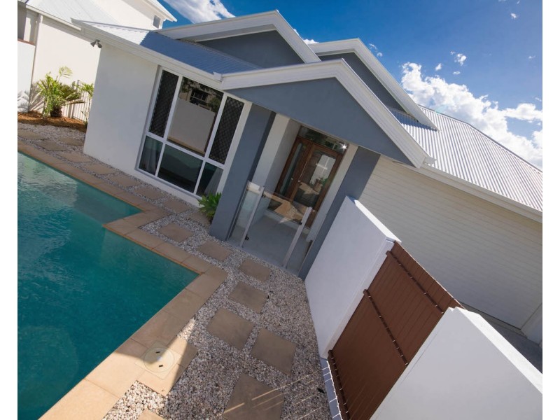 6 Oyster Court, Twin Waters QLD 4564