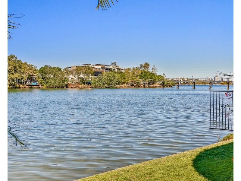 11 Tamarind PL, Twin Waters QLD 4564