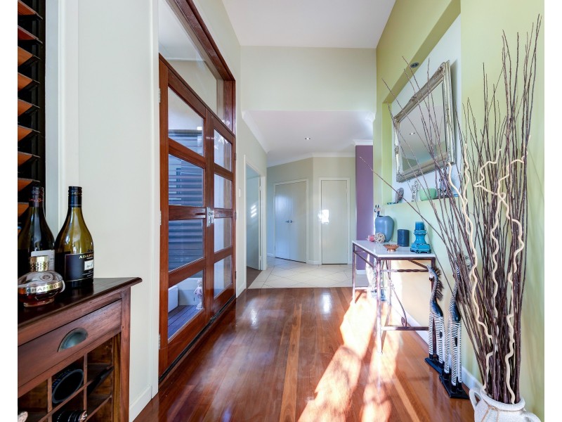 8 Peatling Lane, Twin Waters QLD 4564