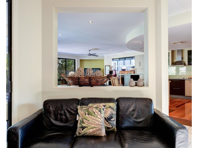 8 Peatling Lane, Twin Waters QLD 4564