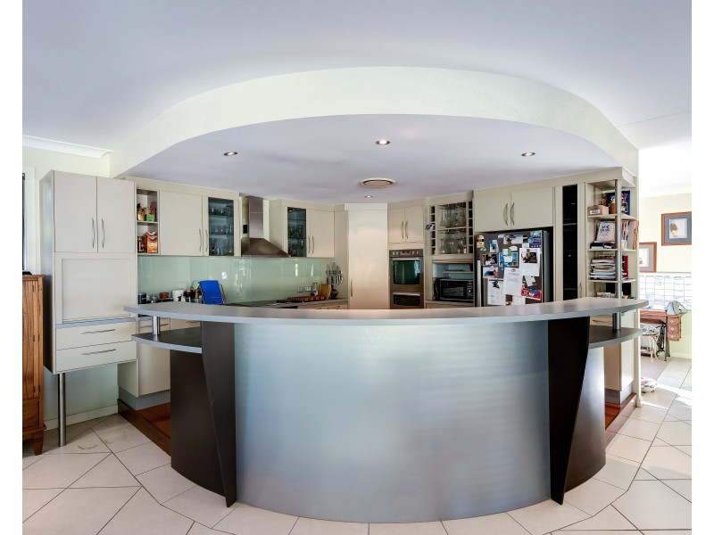 8 Peatling Lane, Twin Waters QLD 4564