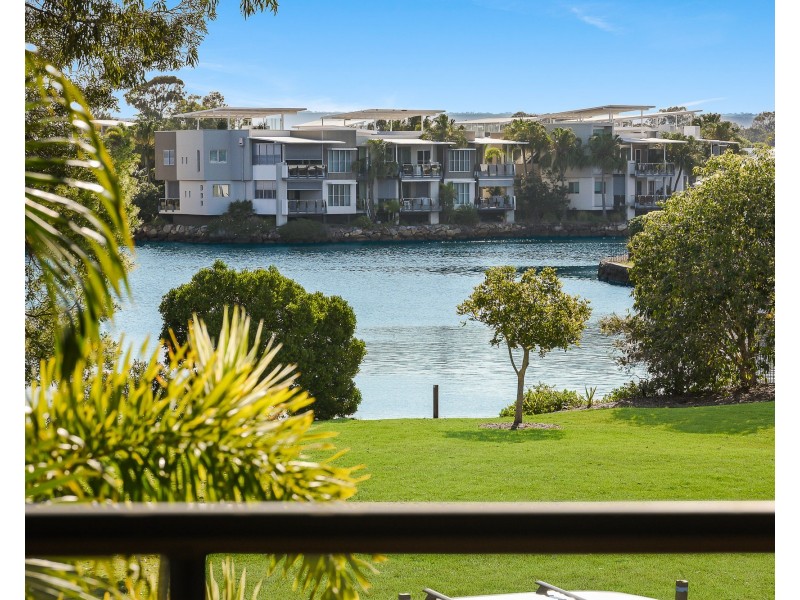 71 Baywater Drive, Twin Waters QLD 4564