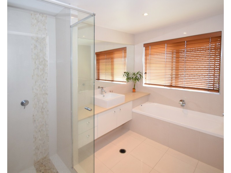 71 Baywater Drive, Twin Waters QLD 4564