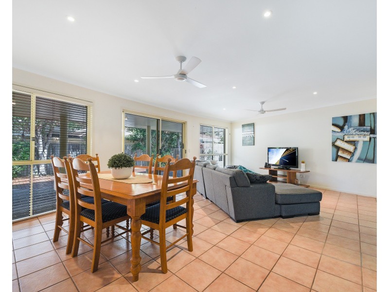 6 Livistona Place, Twin Waters QLD 4564