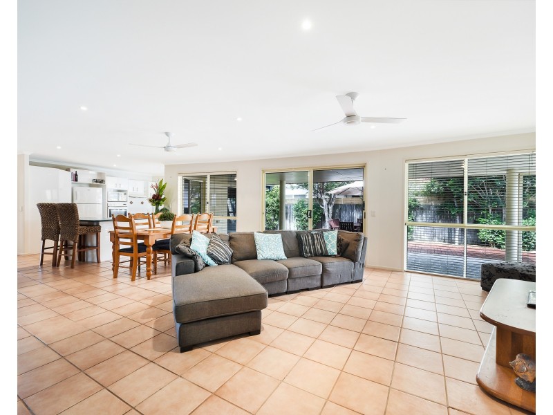 6 Livistona Place, Twin Waters QLD 4564