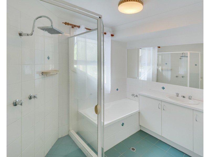 1 Portmarnock Court, Twin Waters QLD 4564