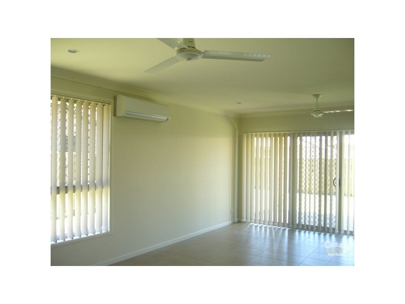 18 Whitsunday Dr, Pacific Paradise QLD 4564