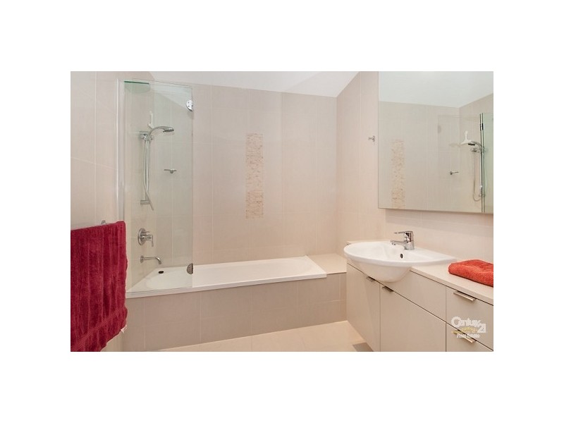 28/20 Anchorage Cct, Twin Waters QLD 4564