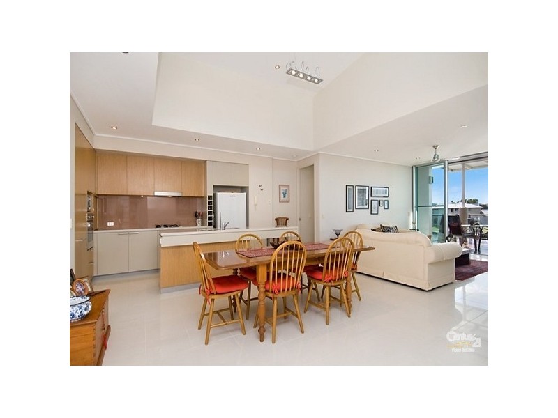 8/20 Anchorage Cct, Twin Waters QLD 4564