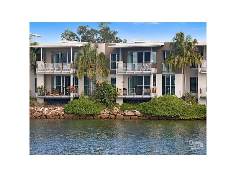 8/20 Anchorage Cct, Twin Waters QLD 4564