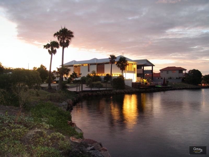 12 Staysail Place, Twin Waters QLD 4564