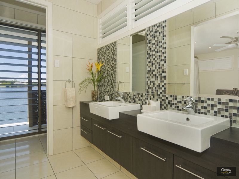 12 Staysail Place, Twin Waters QLD 4564