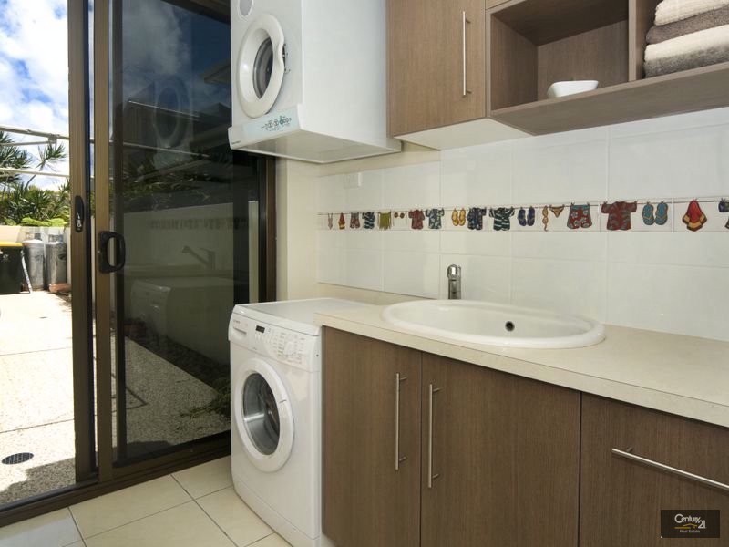 12 Staysail Place, Twin Waters QLD 4564