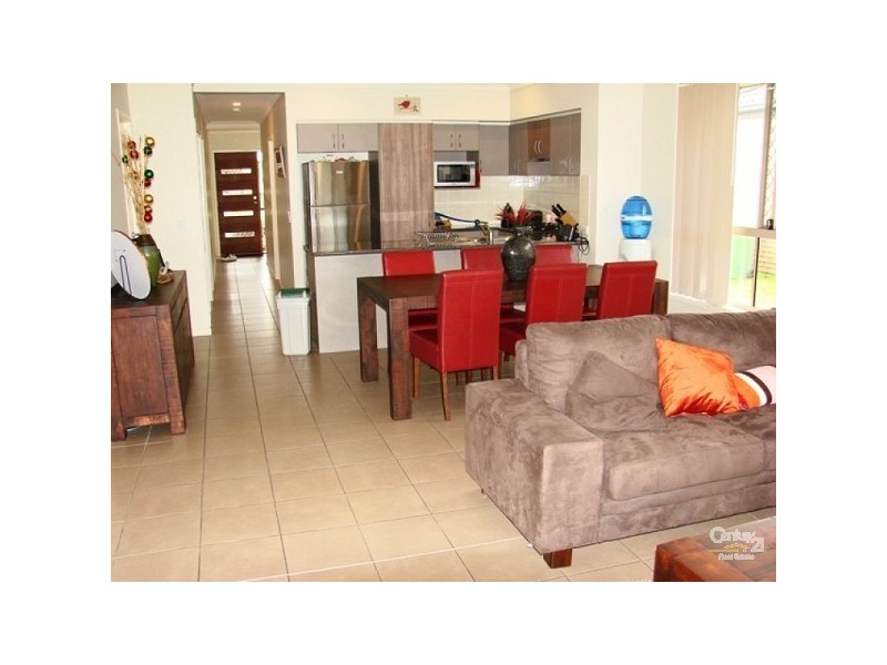 18 Whitsunday Drive, Pacific Paradise QLD 4564
