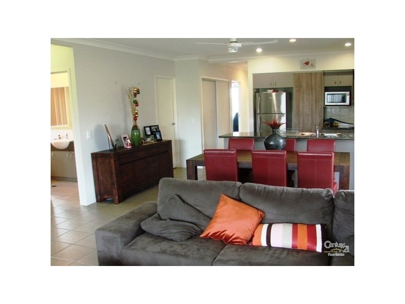 18 Whitsunday Drive, Pacific Paradise QLD 4564