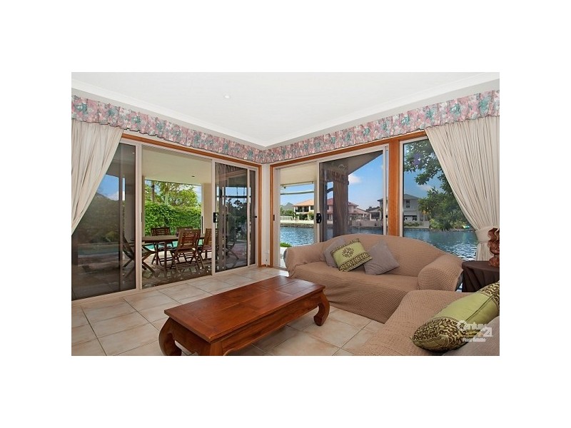 9 Mariner Place, Twin Waters QLD 4564