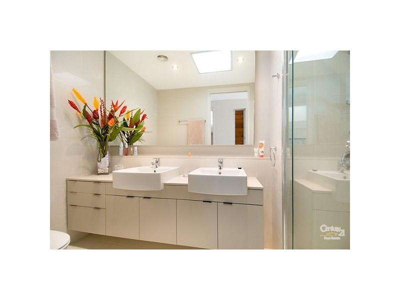 21/20 Anchorage Cct, Twin Waters QLD 4564