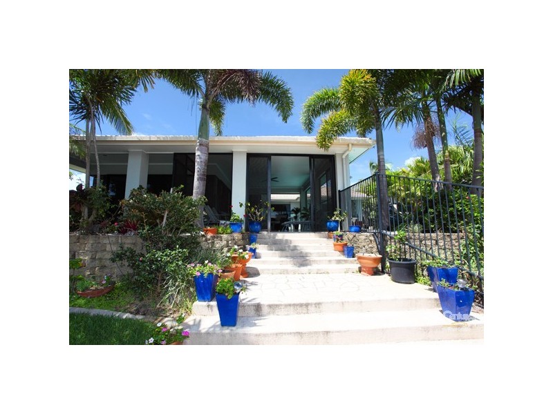 6 Waterfront Court, Twin Waters QLD 4564