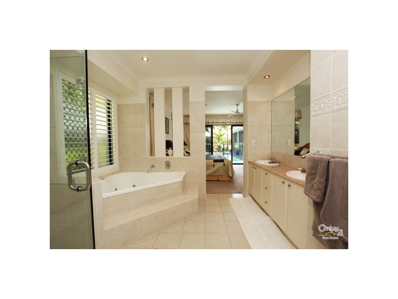 6 Waterfront Court, Twin Waters QLD 4564