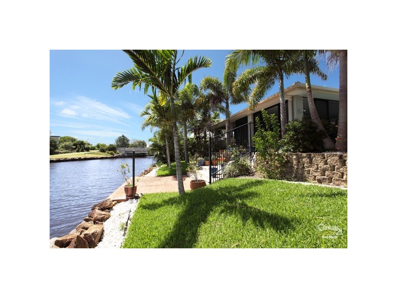 6 Waterfront Court, Twin Waters QLD 4564