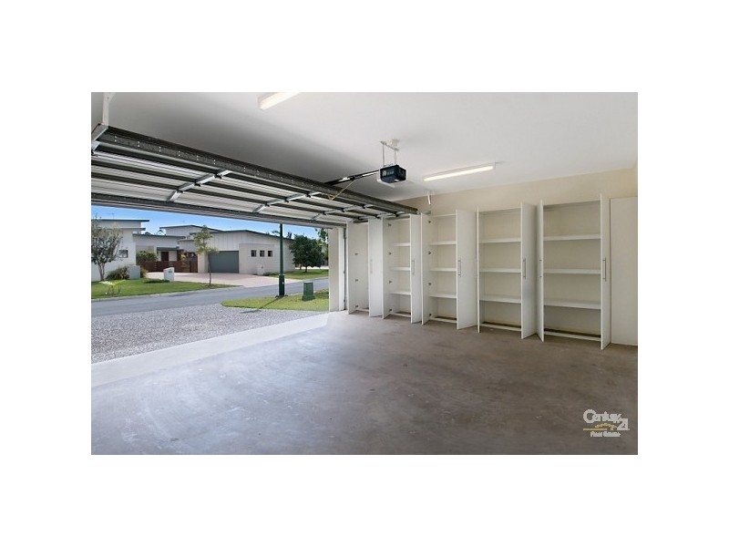 1/2 Suzanne Close, Mudjimba QLD 4564