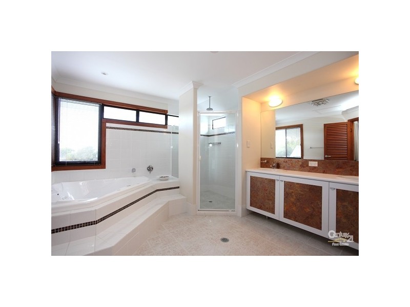 17 Nautilus Pl, Twin Waters QLD 4564