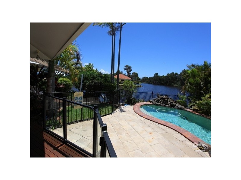 13 Glenwood Place, Twin Waters QLD 4564
