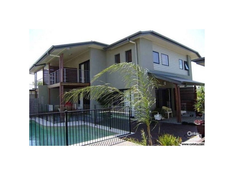 U1 2 Suzanne Close, Mudjimba QLD 4564