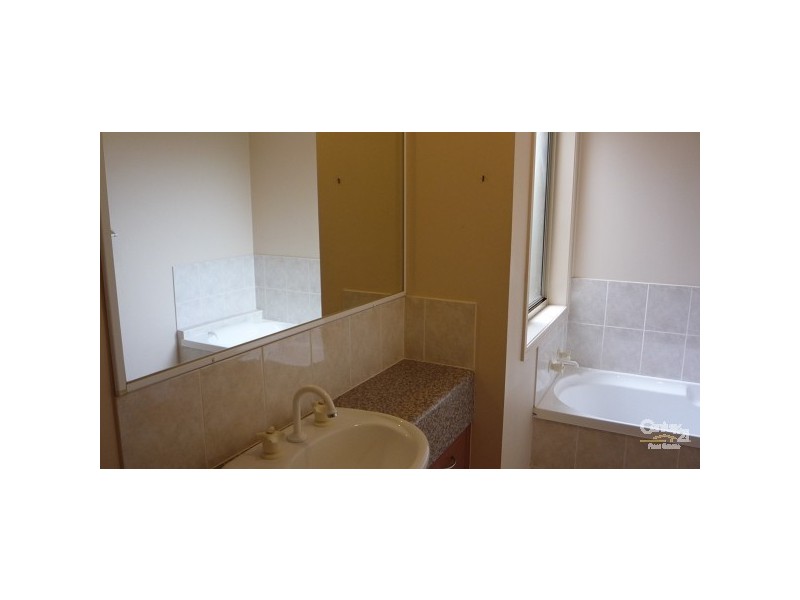 Pacific Pines QLD 4211