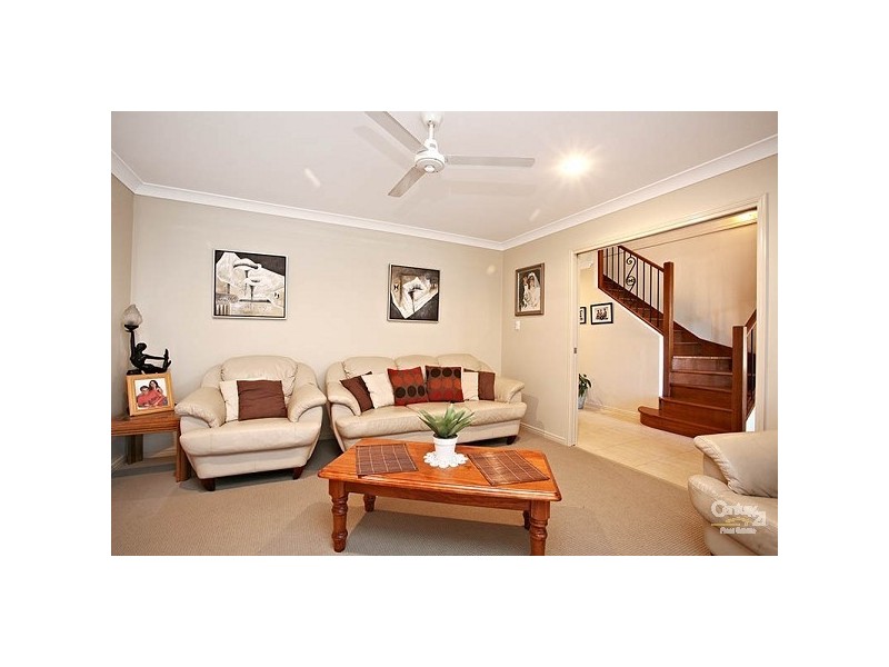 17 Caragh Crescent, Oxenford QLD 4210