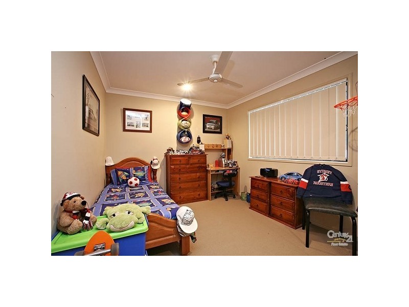 17 Caragh Crescent, Oxenford QLD 4210