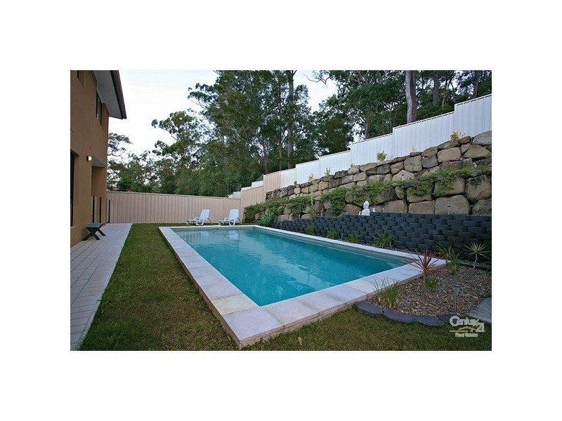 17 Caragh Crescent, Oxenford QLD 4210