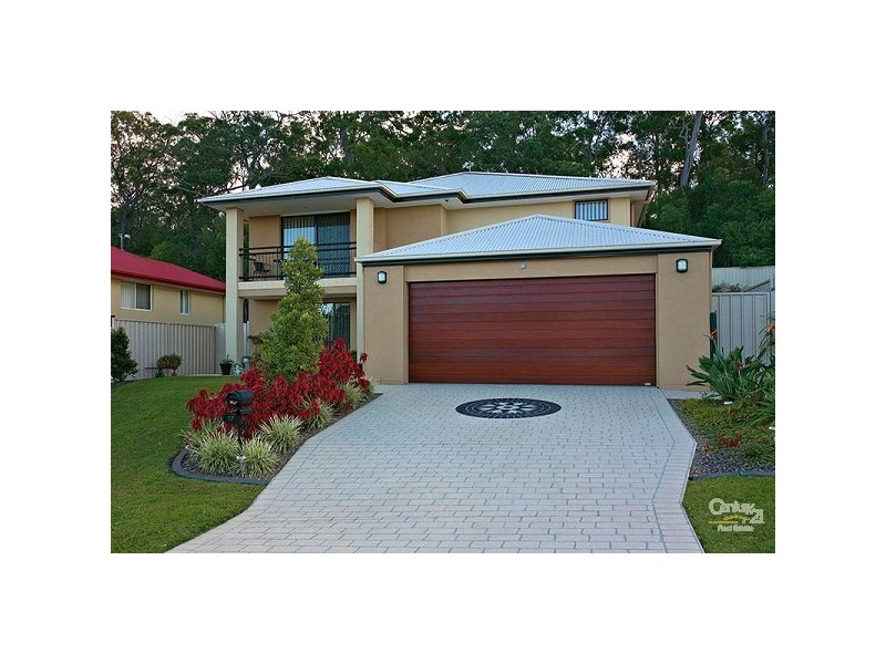 17 Caragh Crescent, Oxenford QLD 4210