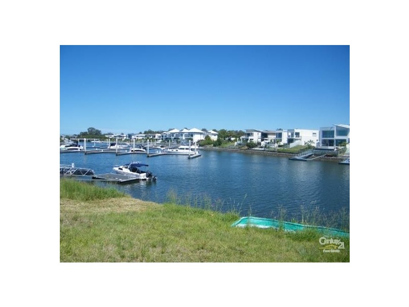 11 Coomera Court, Helensvale QLD 4212