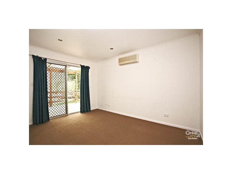 15 Dromana Crest, Helensvale QLD 4212