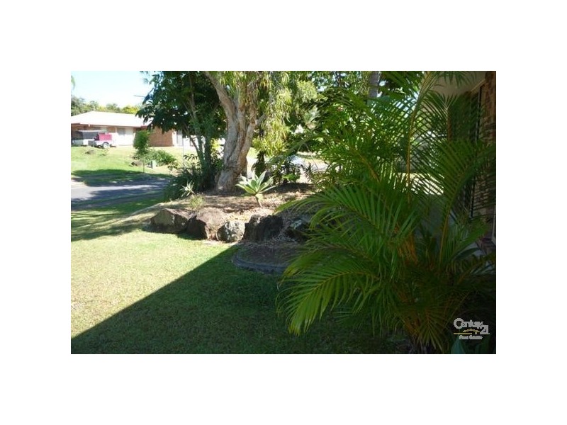 1/8 Chaplin Crest, Oxenford QLD 4210