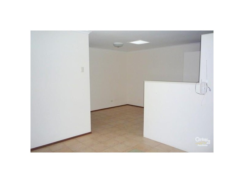 2/26 Kangaroo Ave, Coombabah QLD 4216