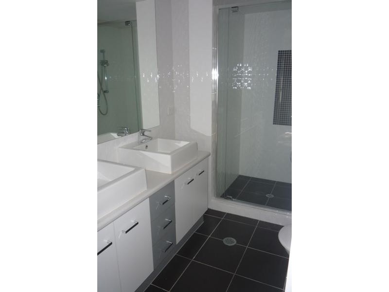 15-17 Lloyd Street, Southport QLD 4215